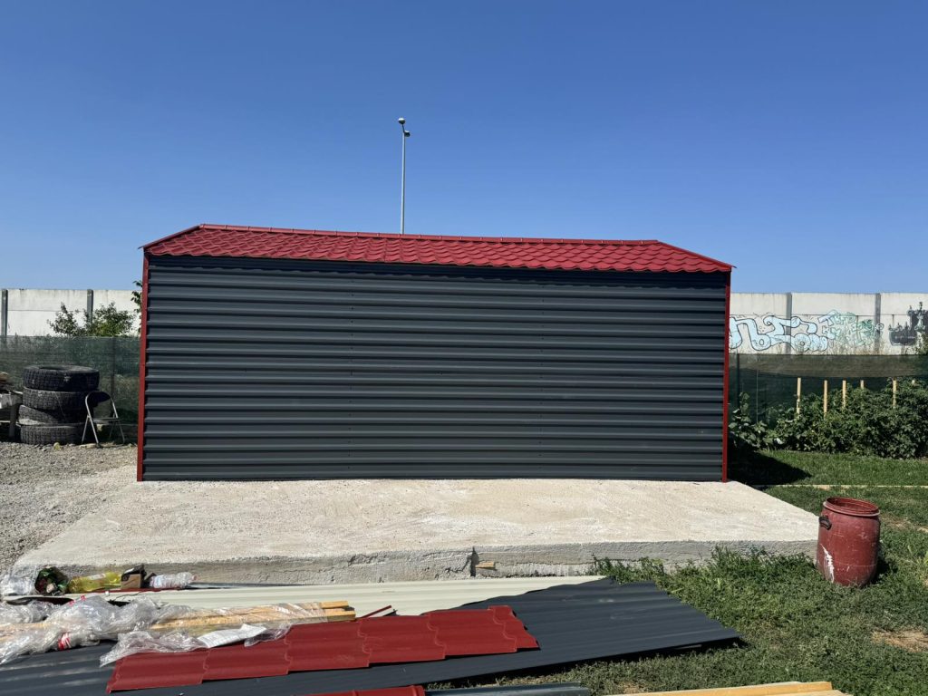 Garaža 24m² (RAL 7016/3009 mat)