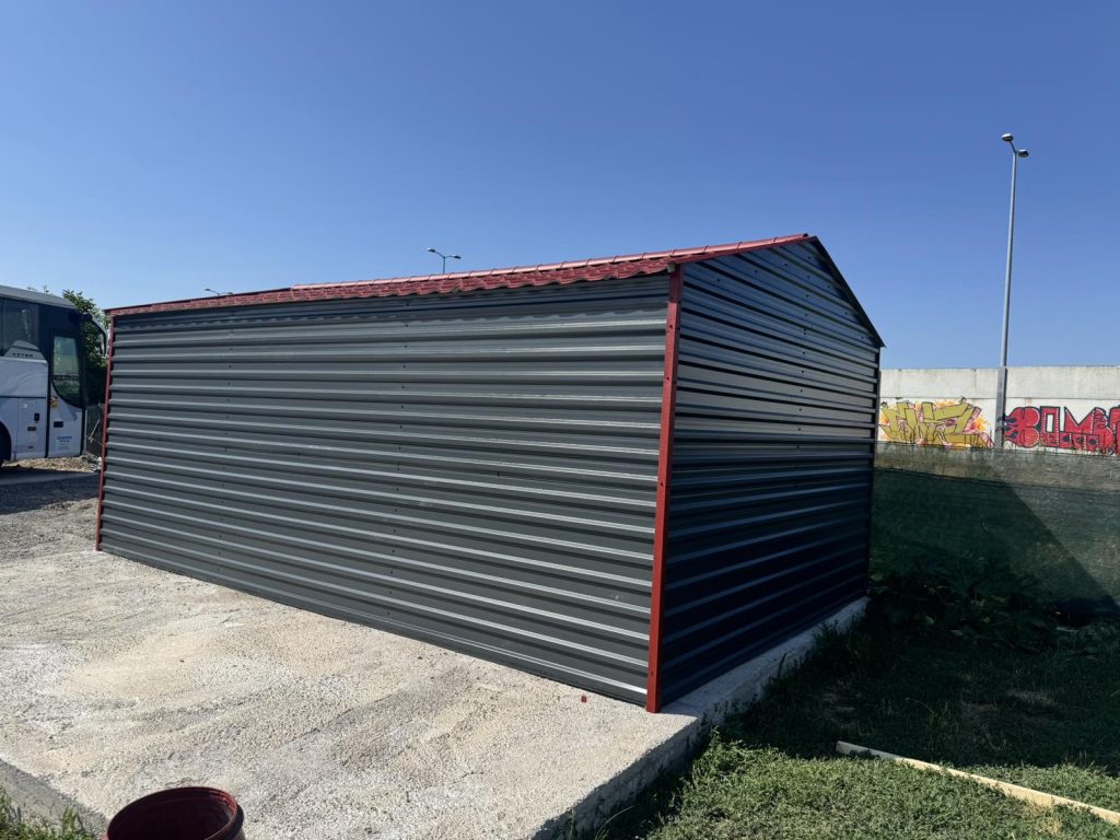 Garaža 24m² (RAL 7016/3009 mat)